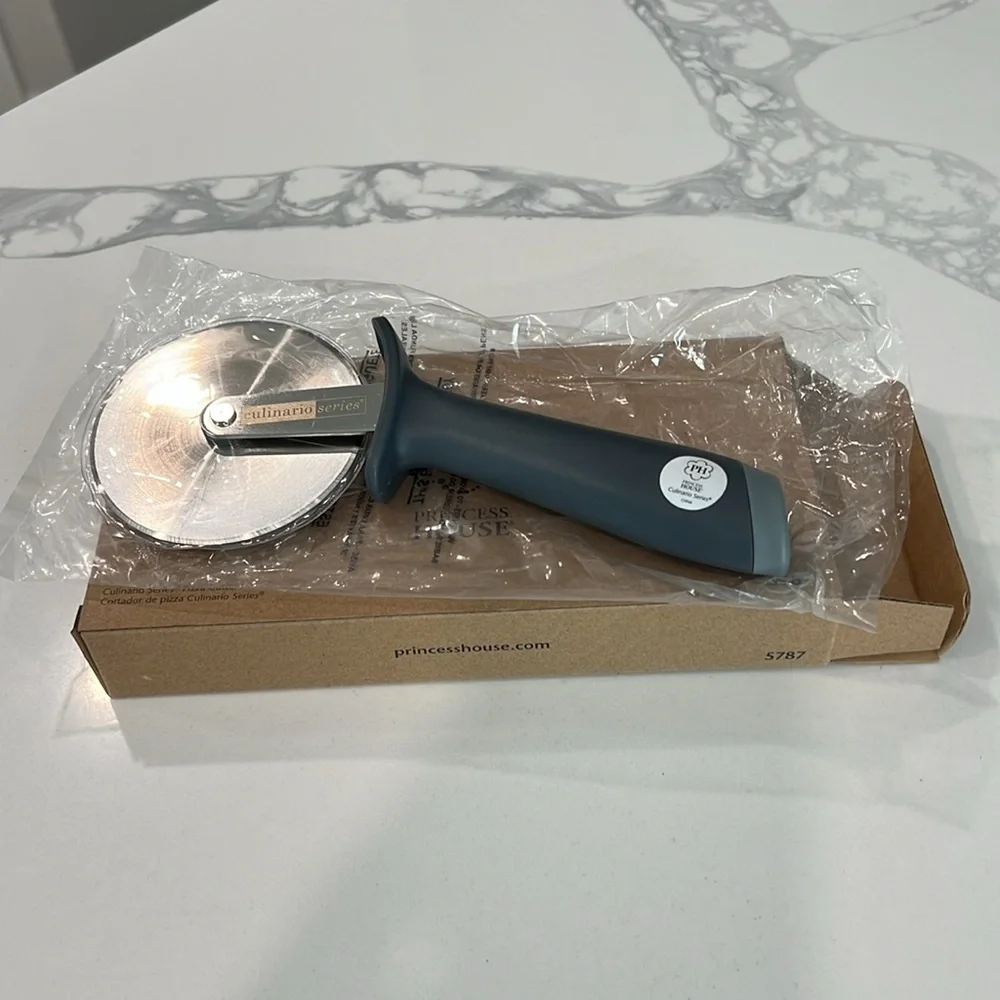 Princess House pizza cutter.